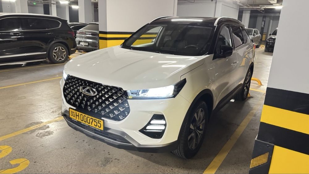 Chery Tiggo 7 pro premium oq qora tomlisi juda noyab uchraydigani