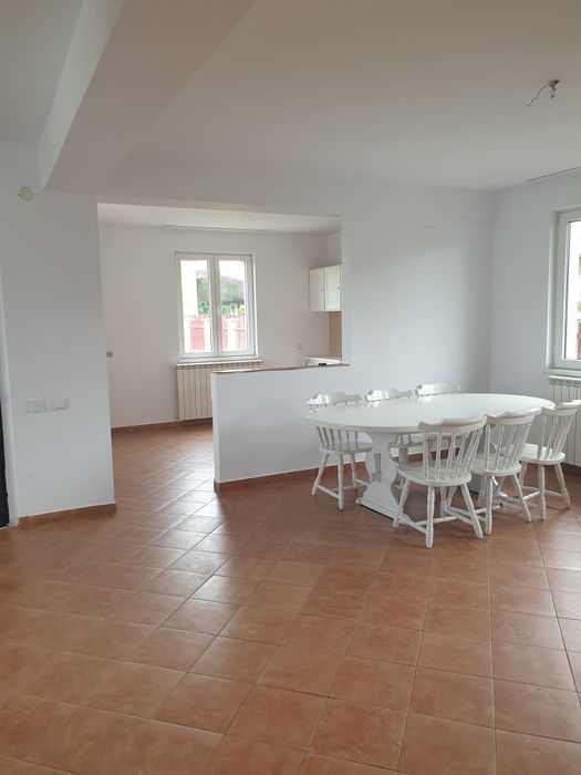 Casa zona Selgros Ernei