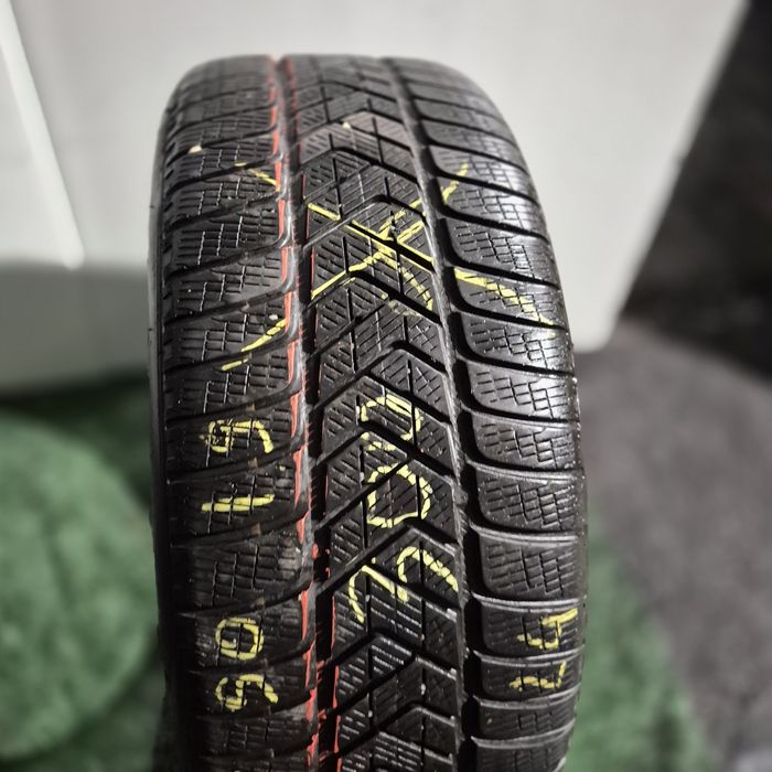 255 50 19 O bucata Pirelli Elct iarnă