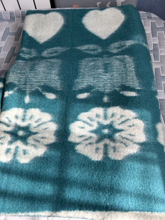 Продавам чисто нови родопски и монголски одеяла