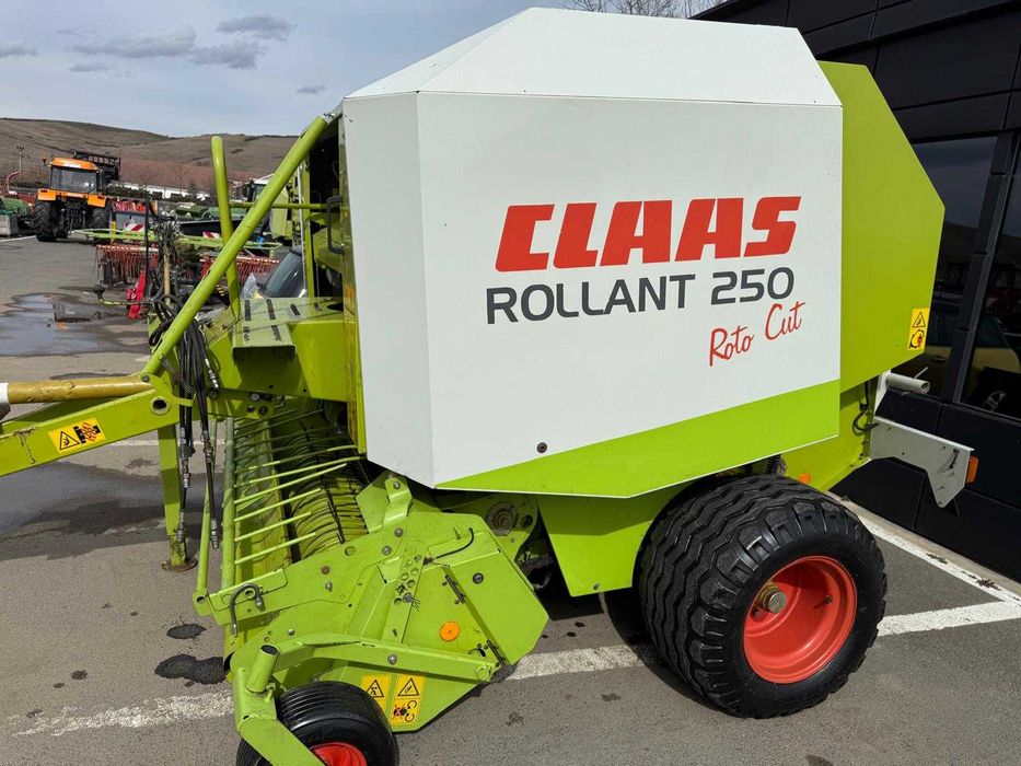 Presa baloti rotunzi marca Claas Rollant 250