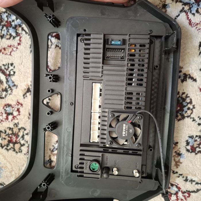 Teyes CC3 4/64 9 dyum orginal Ideal holatda