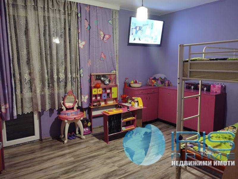 Продава се Четиристаен апартамент в Шумен, Куршум чешма - 100 кв.м за 1275 €/кв.м - Снимка #1