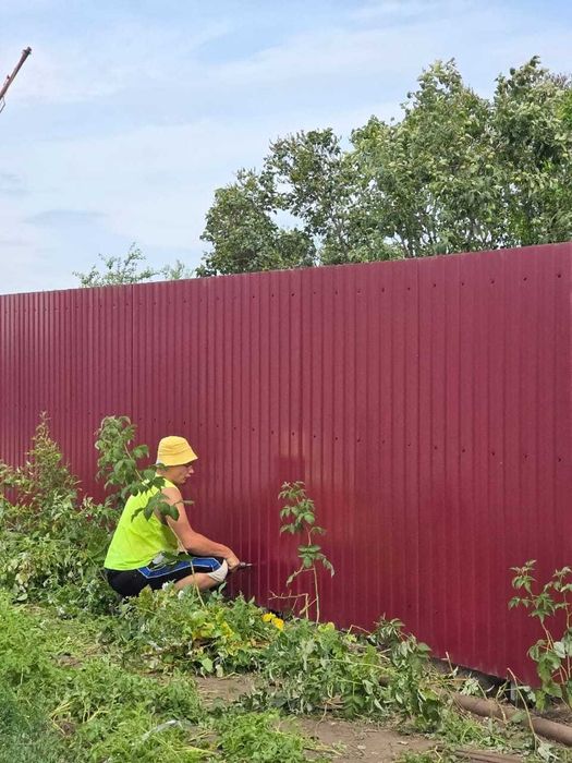 Сварщик, заборы, ворота откатные, врезка замков, навесы, сварка, трубы