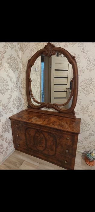 Продам гарнитур спальный