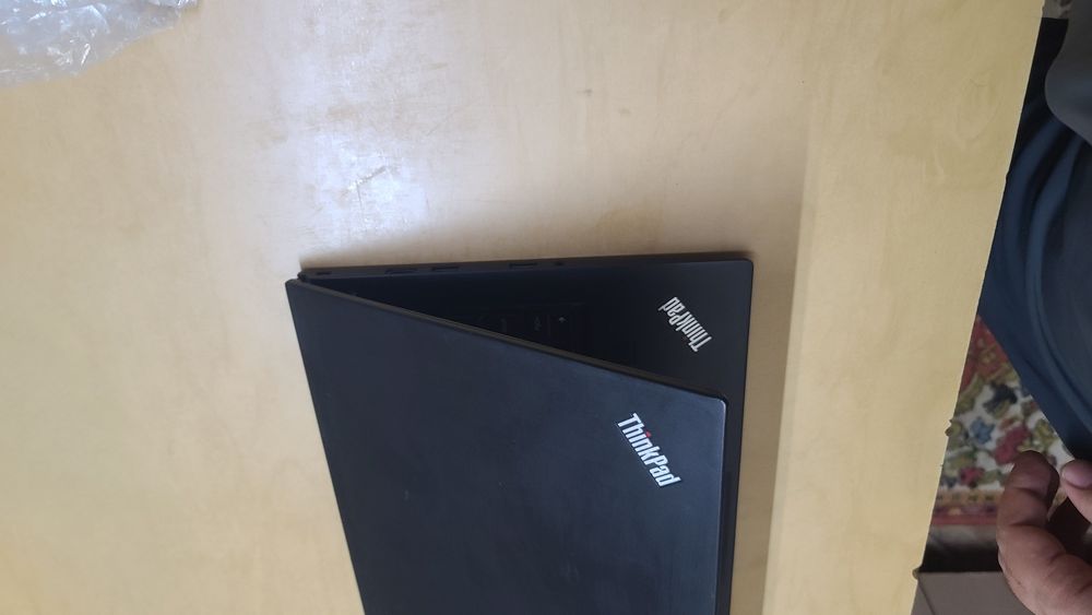 Lenovo ThinkPad X1 Carbon — Intel Core i7-6600U vPro | 16GB RAM | 128G