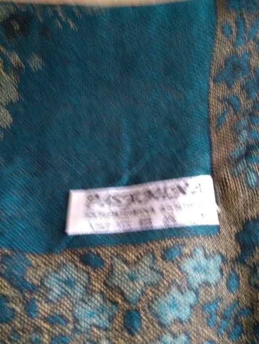 Дамски шалове продавам