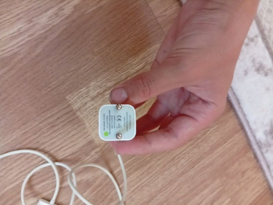 Cablu de încărcare pentru iPhone mai vechi am doar 2 bucăți