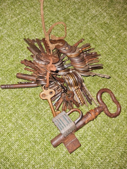 Lot chei vechi, colectie, decor, recuzita