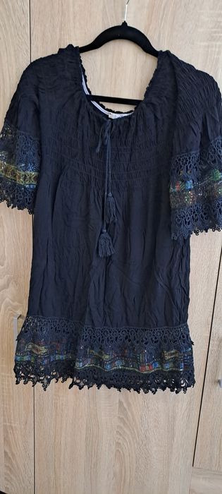 Vând diverse articole vestimentare