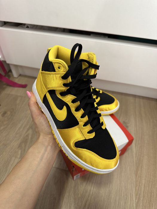 Nike Dunk High ESS TWIST womens