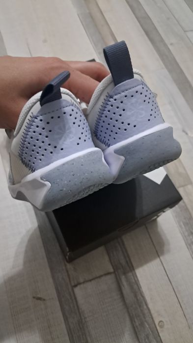 Чисто нови Детски маратонки Nike