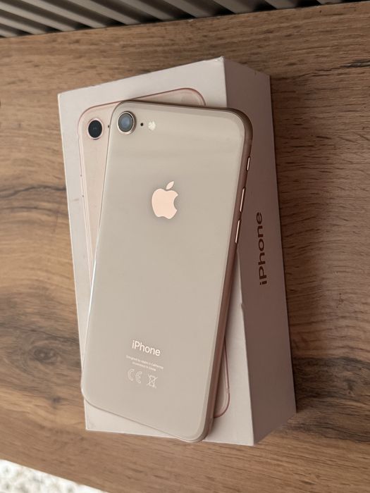 Продается iPhone 8