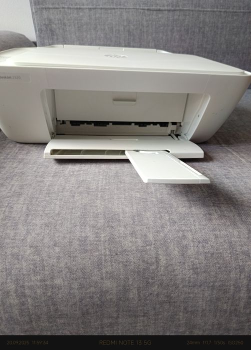 Vând imprimanta HP DeskJet 2320