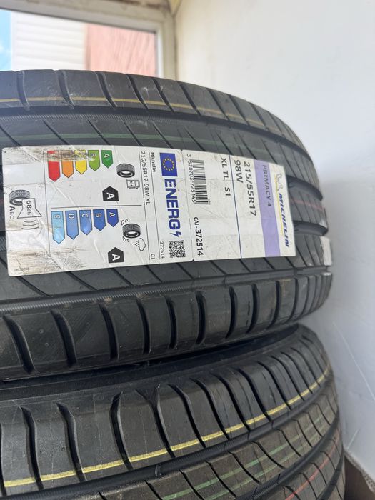 MICHELIN Primacy 4 215/55 R17 98W