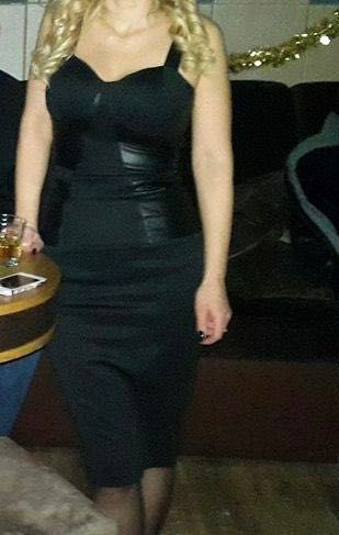 Черна, официална рокля