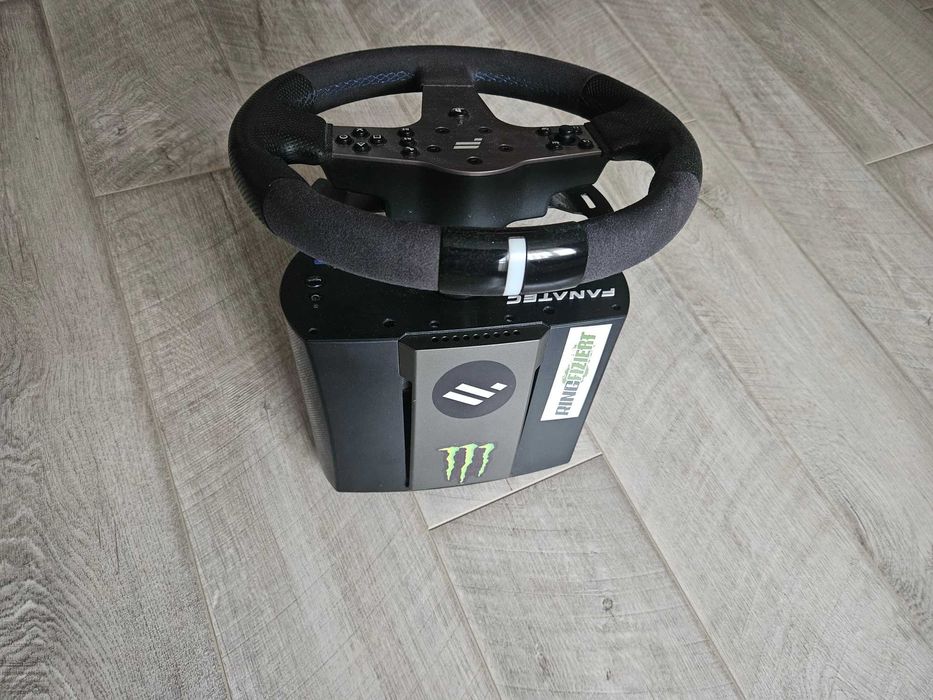 Fanatec CSL Elite база, волан и CSL Pedals