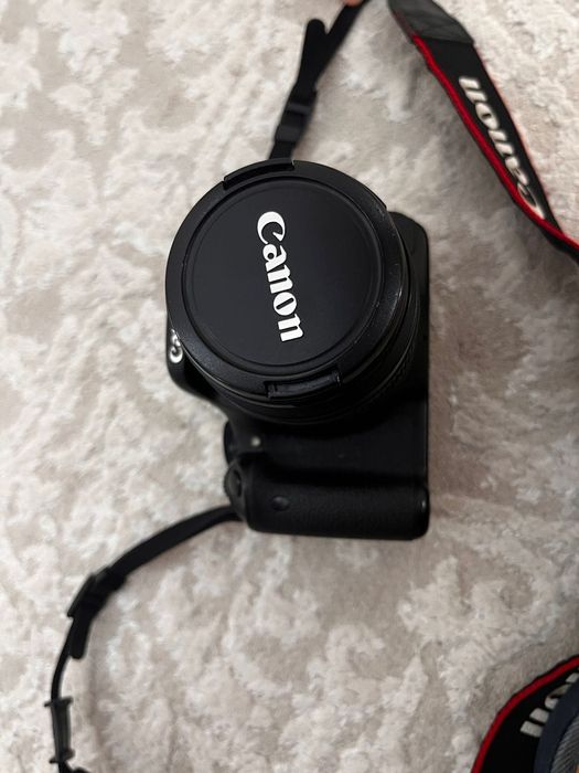 Продам зеркальный фотоаппарат