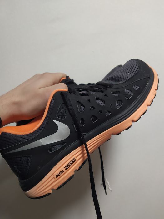 Запазени обувки Nike