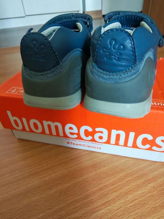 Pantofi Biomecanics mărimea 22