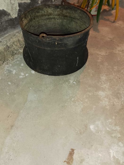 Продавам медни калайдисани съдове.