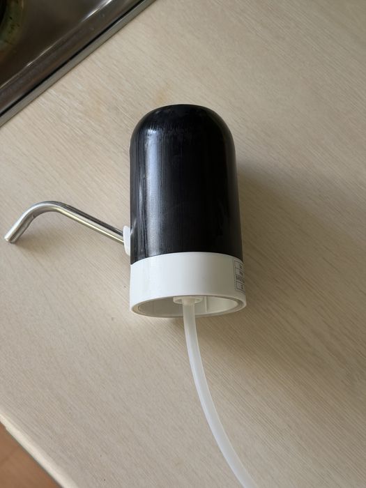 Продам помпу дозатор для воды