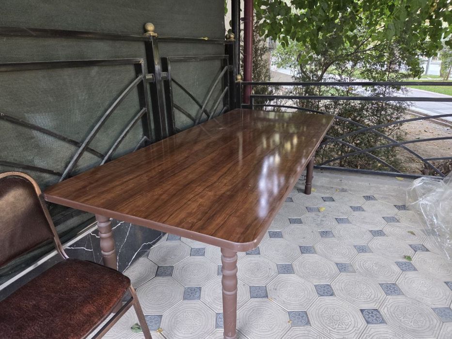 Стол деревянный Срочно!