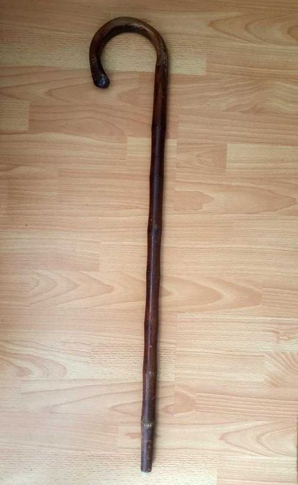 Cârjă - baston din lemn de esenţă tare