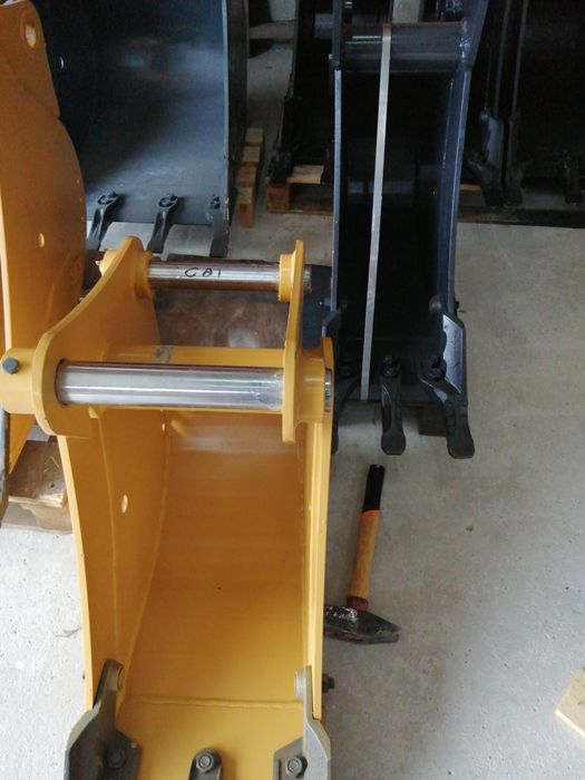 Cupa buldoexcavator si excavator Liebherr, Volvo, Komatsu, Caterpillar