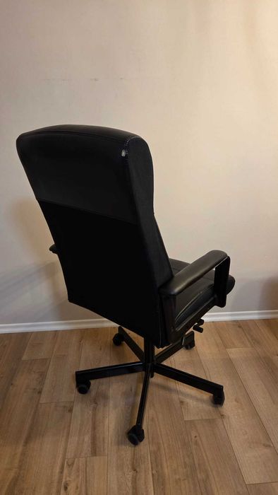 Офис стол въртящ MILLBERGET