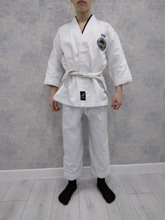 Продам костюм для тейкван-до