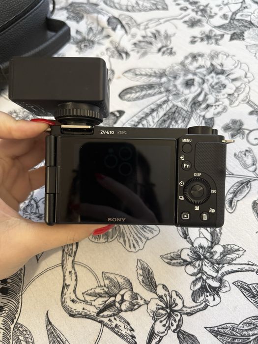 Фотоапарат Sony ZV-E10+ обектив 16-50mm + светкавица IM30