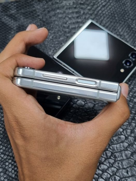 Samsung galaxy z flip 5 5G 8/256gb Kh/A regionli