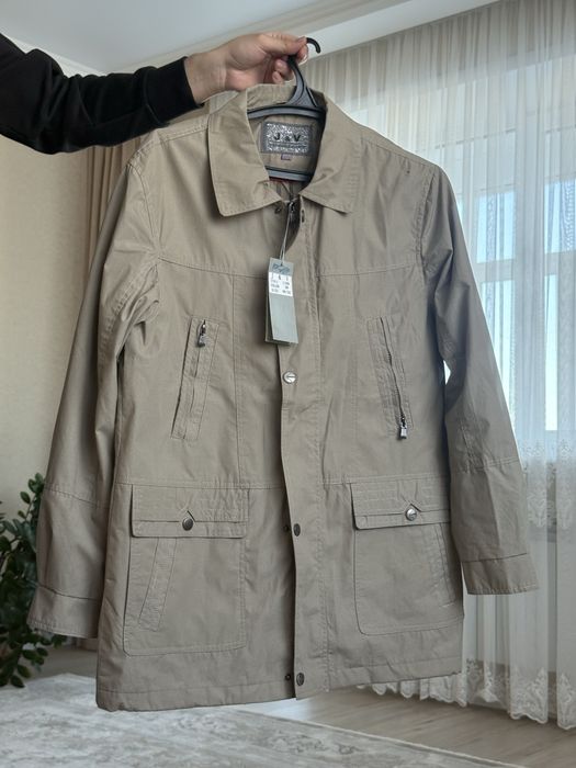 Продам весенние куртки