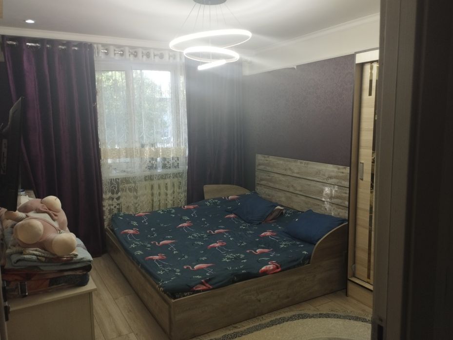 Срочно продам свою квартиру Чиланзарский торговый центр 3/2/4 КИРПИЧ