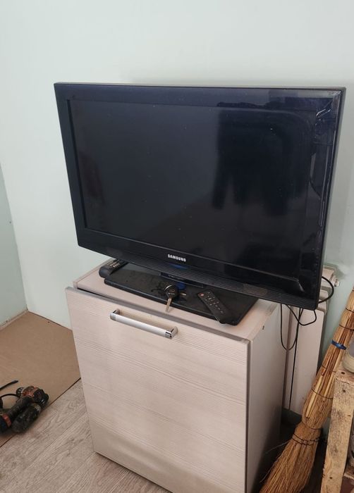 Смарт телевизор Samsung 81 см WiFi YouTube