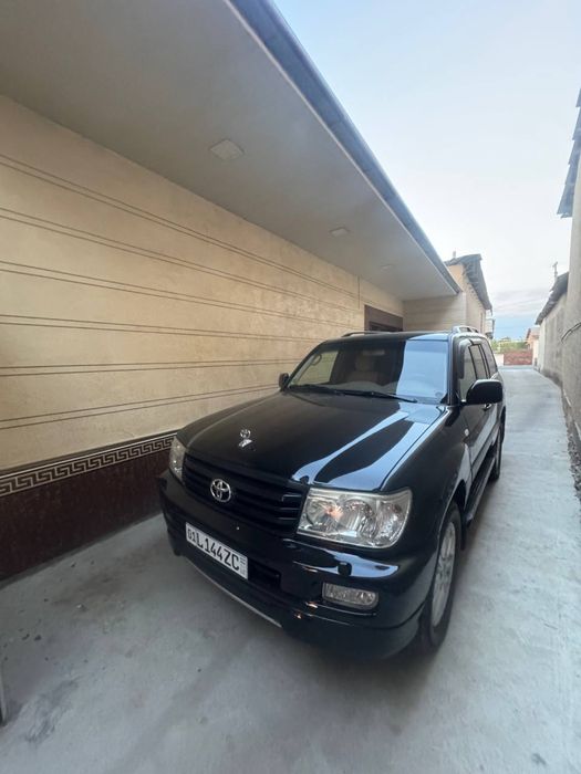 Toyota Land Cruiser 100