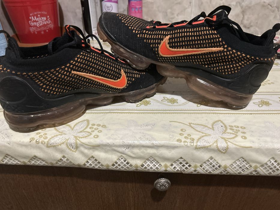 Nike vapormax черни с оранжево