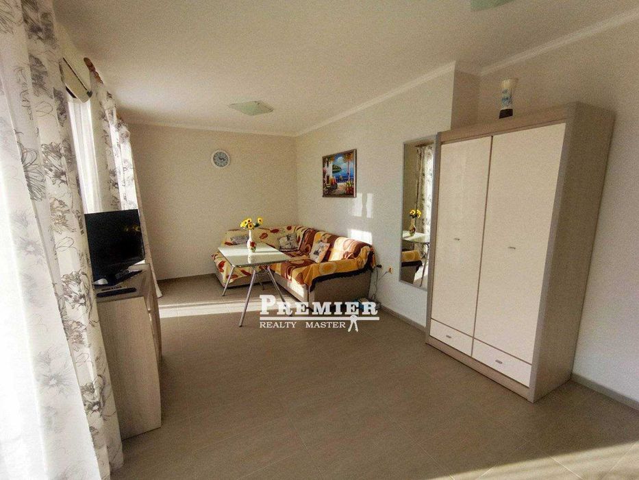 Продава се Двустаен апартамент в Свети Влас - 70 кв.м за 875 €/кв.м - Снимка #2