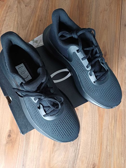 Маратонки  -  Under Armour