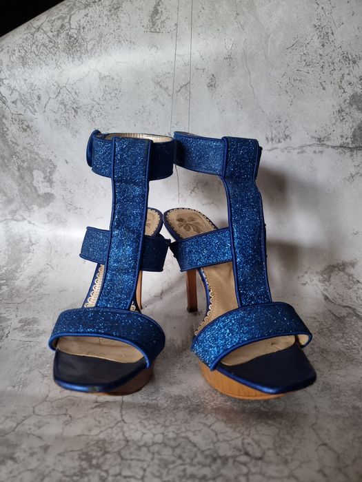 Туфли босоножки на шпильке