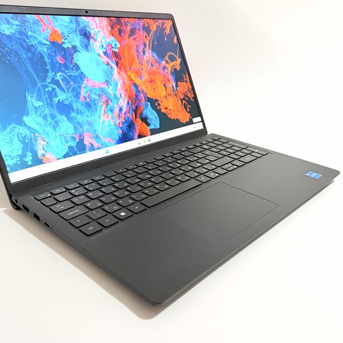 DELL Vostro 3530/15,6” IPS 120Hz/i5-1334U/16GB/512GB/Iris Xe