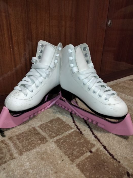 Продам коньки детские