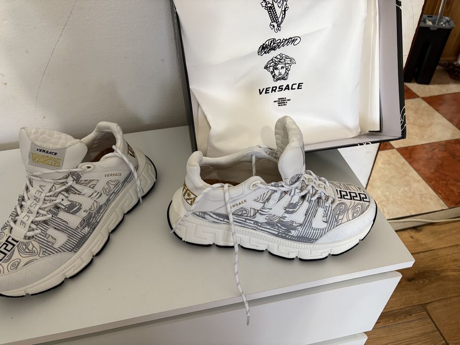 Adidasi versace