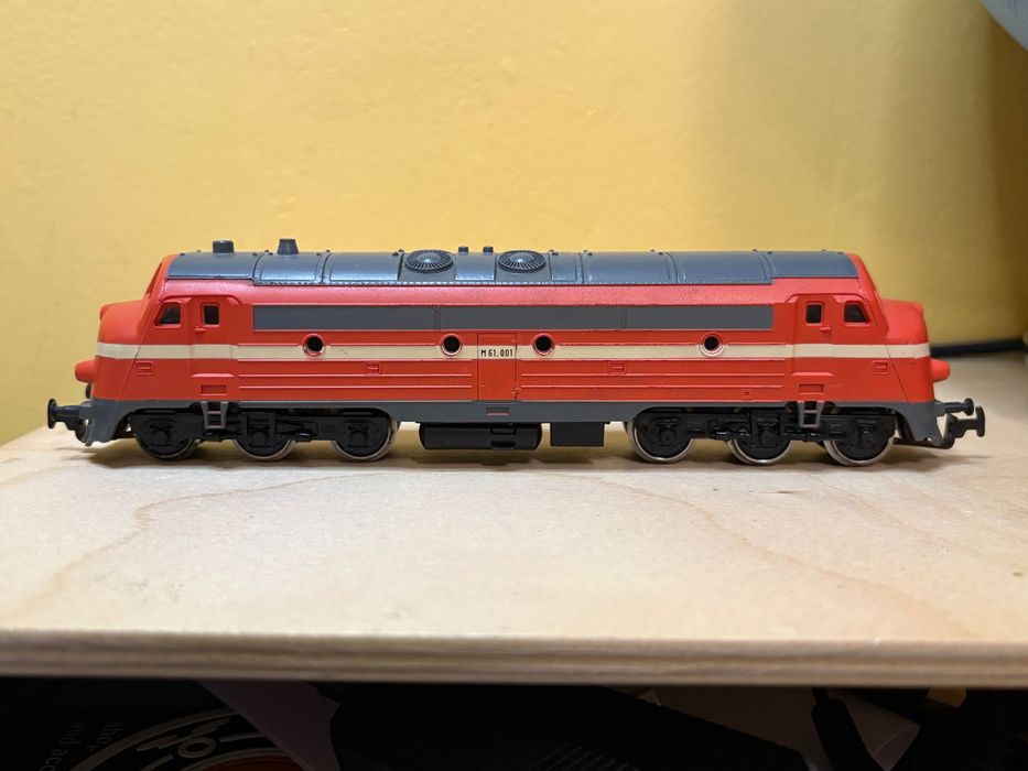 Локомотив Piko BR M61 NoHAB HO 1:87 влак