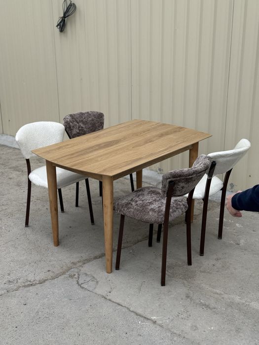 Stol stul kafe restaran va honadon uchun