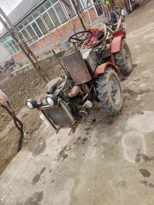 Mini traktor chexskislavakiya da ishlab chiqarilga