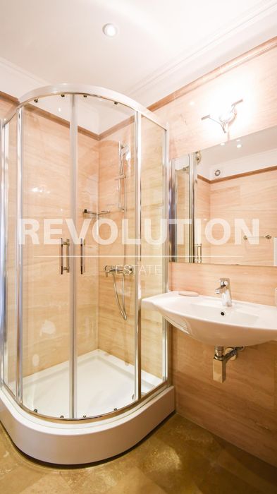 Дава се под наем Четиристаен апартамент в София, Лозенец - 177 кв.м за 2000 € - Снимка #13