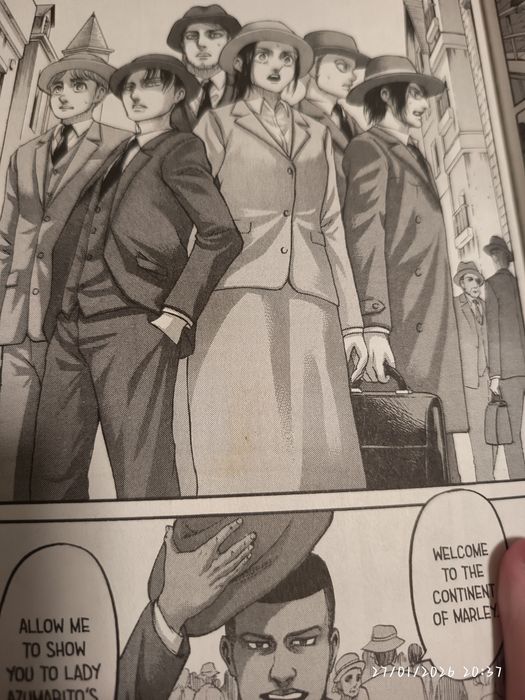 Манга attack on titan 31-32 част, red white and royal blue