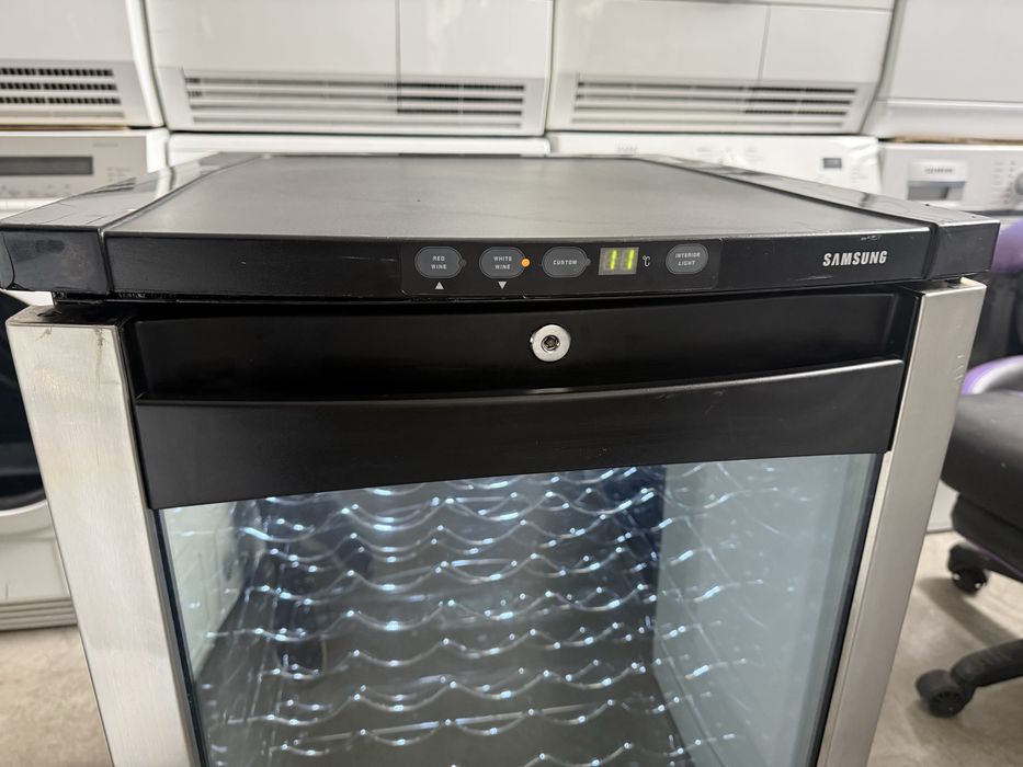 Хладилна витрина Samsung